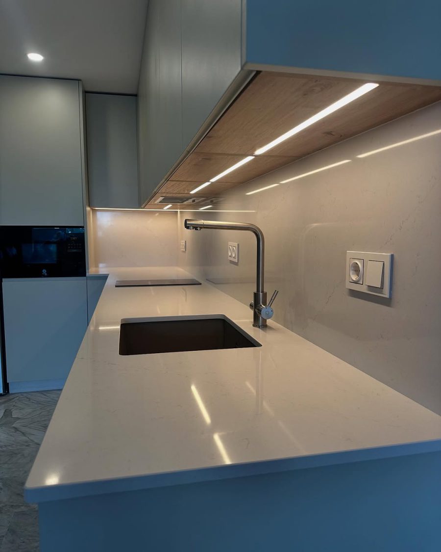 Cocina moderna instalada por Cocinas Guzmán